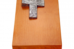 urna drewniana prostokątna z nieregularnym krzyżem_7729c6db_1126_103947